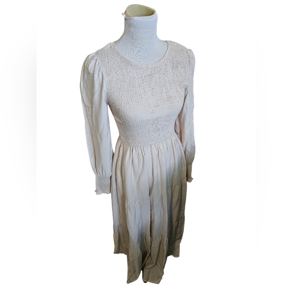 Zesica Elegant Cream Midi Sleeve Dress Size S.